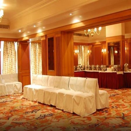 Celebrations Hotel Navi Mumbai Exterior photo