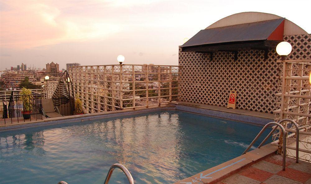 Celebrations Hotel Navi Mumbai Exterior photo